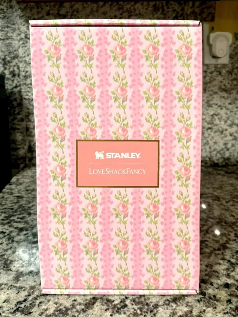 Stanley x LoveShackFancy Pink Rose Floral 40oz Quencher Tumbler Gift Set NIB - Picture 4 of 4